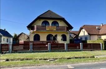 Eladó Balatonmáriafürdői családi ház hirdetés (57753637)