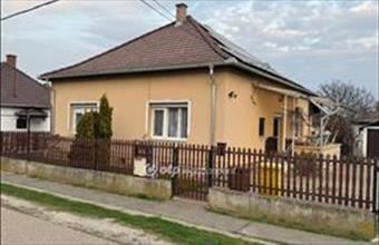 Eladó Tiszafüredi családi ház hirdetés (56443823)