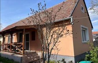 Eladó Pilisvörösvári családi ház hirdetés (73357234)