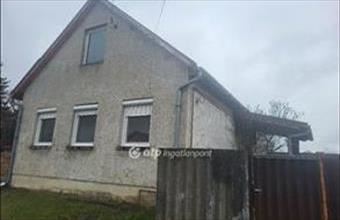 Eladó Jászfényszarui családi ház hirdetés (56296484)