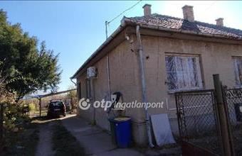 Eladó Nagykátai családi ház hirdetés (35343275)