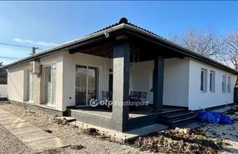 Eladó Ceglédi családi ház hirdetés (43674331)