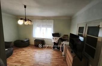 Eladó Szolnoki családi ház hirdetés (19629548)