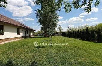 Eladó Paksi családi ház hirdetés (26243935)