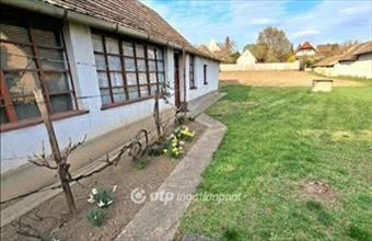 Eladó Nagyvenyimi családi ház hirdetés (47584633)