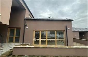 Eladó Szekszárdi tégla lakás hirdetés (73355994)