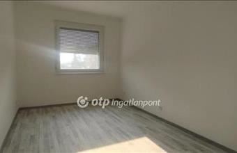 Eladó Szekszárdi tégla lakás hirdetés (62395238)