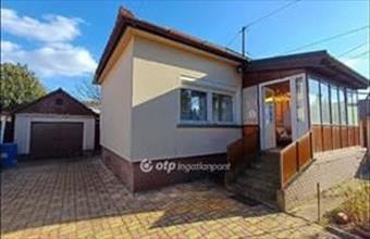 Eladó Százhalombattai családi ház hirdetés (36936876)