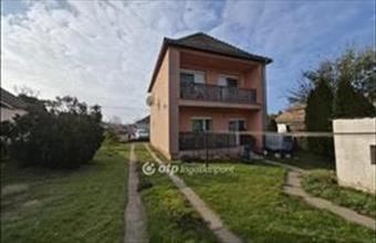 Eladó Pusztaszabolcsi családi ház hirdetés (92437943)