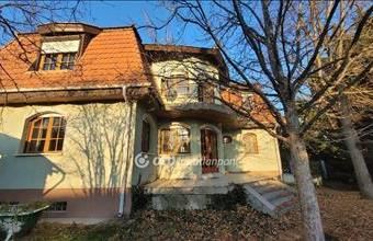 Eladó Szentendrei családi ház hirdetés (94469197)