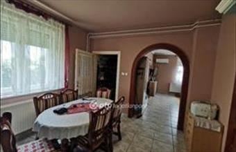 Eladó Kisszállási családi ház hirdetés (25484834)