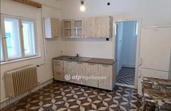 Eladó Forráskúti családi ház hirdetés (93735744)