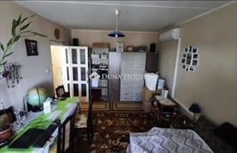 Eladó Pécsi panel lakás hirdetés (52625959)