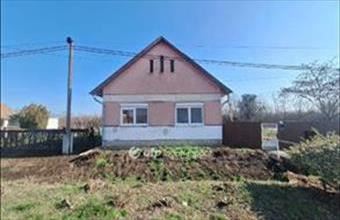 Eladó Füzesgyarmati családi ház hirdetés (97882279)
