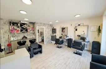 Eladó Szegedi üzlethelyiség utcafronton hirdetés (31526895)