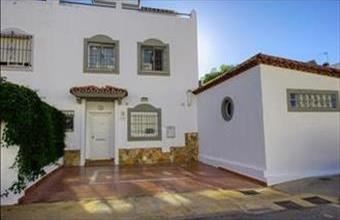 Eladó Spanyolországi sorház hirdetés (57549445)