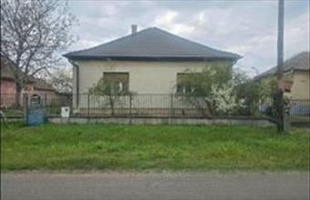 Eladó Újszilvási családi ház hirdetés (28725332)