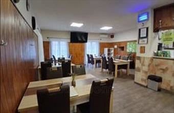 Eladó Ászári üzlethelyiség üzletházban hirdetés (19343497)