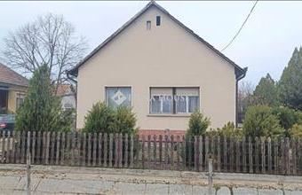 Eladó Szentmártonkátai családi ház hirdetés (71443933)