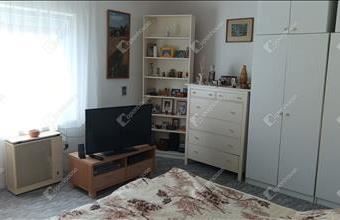 Eladó Pápai sorház hirdetés (44337765)