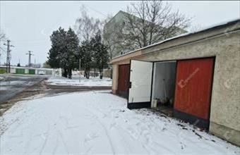 Kiadó Komáromi egyedi garázs hirdetés (34363783)