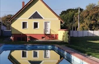 Eladó Szakonyi családi ház hirdetés (23454783)