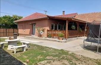 Eladó Békéscsabai családi ház hirdetés (85696647)