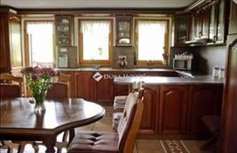 Eladó Vácegresi kastély hirdetés (92742234)