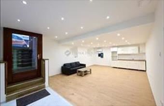 Eladó Budapest VII. kerületi üzlethelyiség utcafronton hirdetés (82125546)