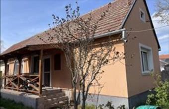 Eladó Pilisvörösvári családi ház hirdetés (92849546)