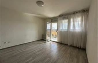 Eladó Gödöllői csúsztatott zsalus lakás hirdetés (79937222)