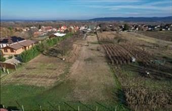 Eladó Naszályi lakóövezeti telek hirdetés (64443794)