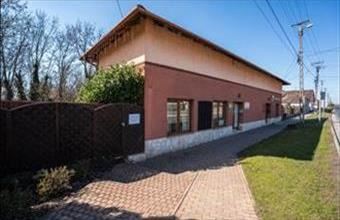 Eladó Vértesszőlősi iroda irodaházban hirdetés (87617486)