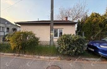 Eladó Sárvári családi ház hirdetés (93434593)