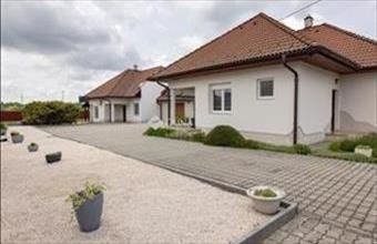 Eladó Nagykozári családi ház hirdetés (74937493)