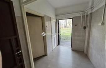 Eladó Penci üzlethelyiség utcafronton hirdetés (55546482)