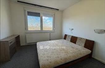 Eladó Békési panel lakás hirdetés (76364737)