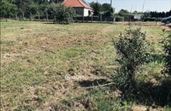 Eladó Kisfaludi lakóövezeti telek hirdetés (74137744)