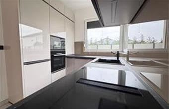 Eladó Velencei tégla lakás hirdetés (73797774)