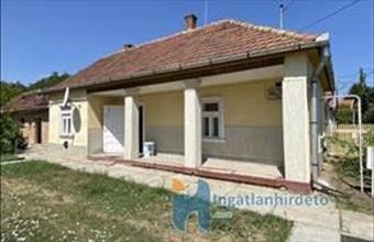 Eladó Jászárokszállási családi ház hirdetés (77234712)