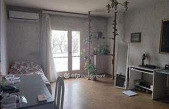 Eladó Pécsi panel lakás hirdetés (97257973)