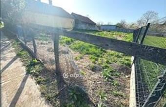 Eladó Poroszlói lakóövezeti telek hirdetés (15437752)