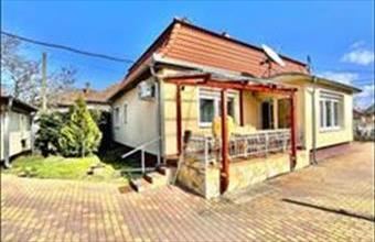 Eladó Debreceni családi ház hirdetés (96734298)