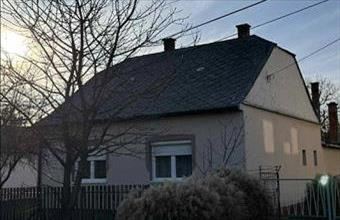 Eladó Pusztaszentlászlói családi ház hirdetés (42357694)
