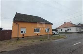 Eladó Bajai családi ház hirdetés (87266234)