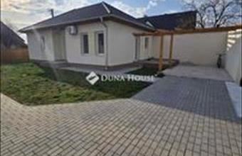 Eladó Lajosmizsei tégla lakás hirdetés (74786742)