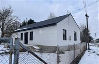 Eladó Kajászói családi ház hirdetés (72143763)