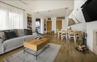 Eladó Szentendrei tégla lakás hirdetés (25375916)