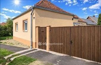 Eladó Nyirádi családi ház hirdetés (34831337)