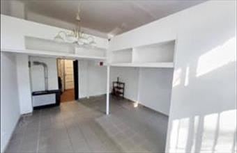 Kiadó Budapest VI. kerületi üzlethelyiség utcafronton hirdetés (24248475)